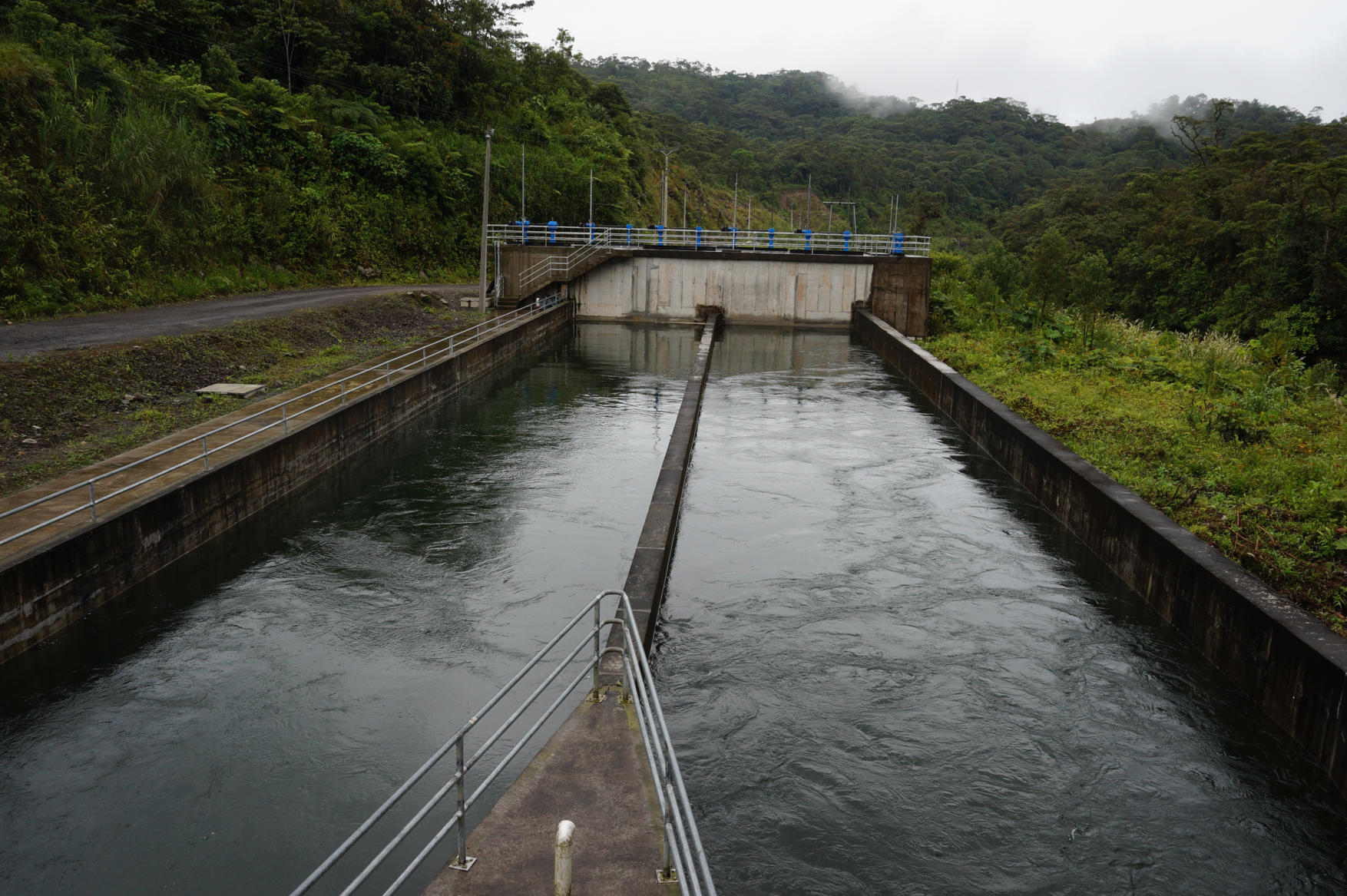 Infraestructura hidráulica y obras de ingeniería hídrica en Ecuador